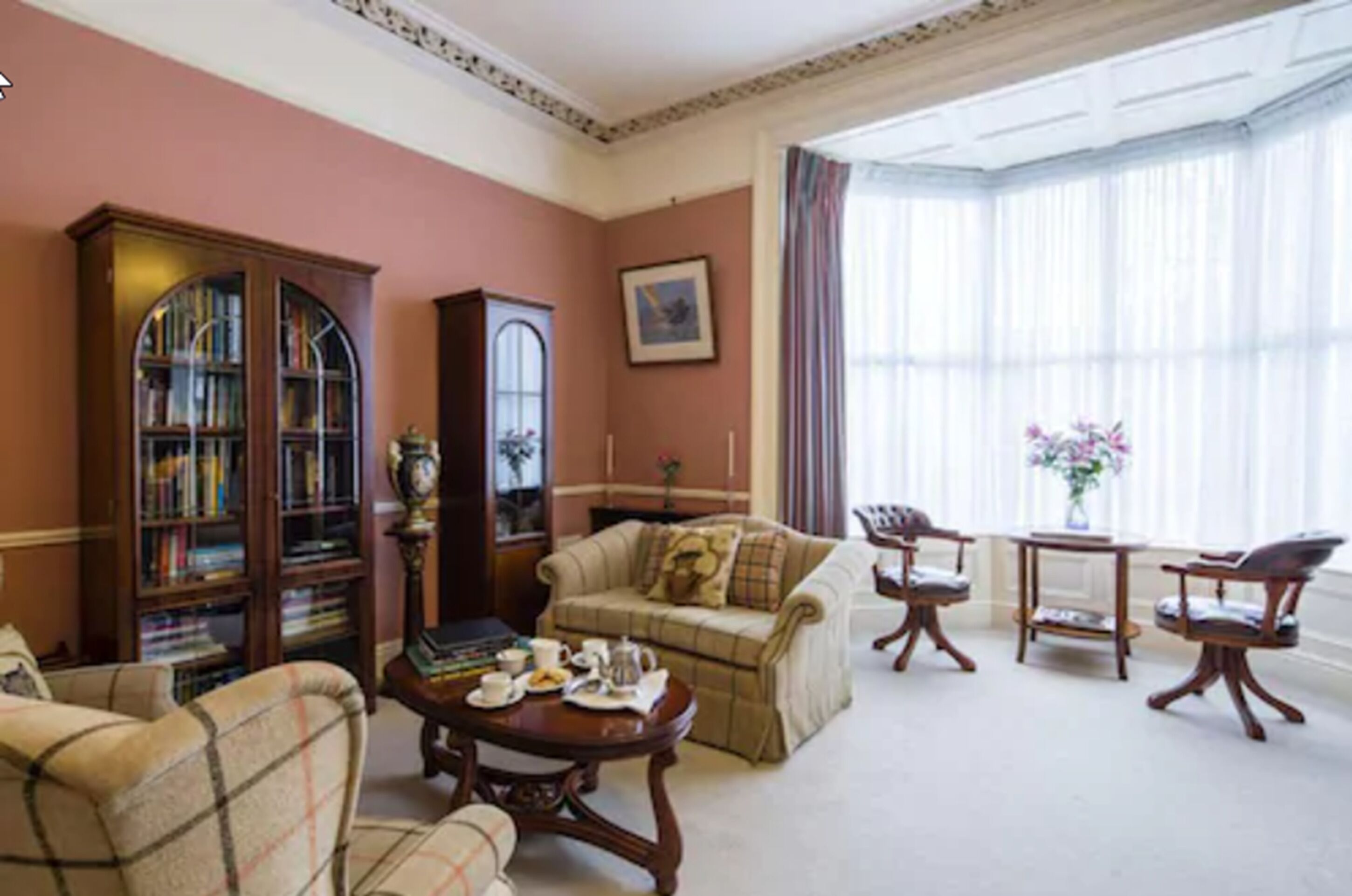 Photo - Aberdeen Lodge