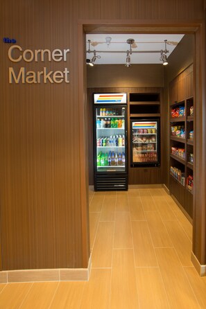 Gift shop - Fairfield Inn & Suites by Marriott Burlington (Burlington)