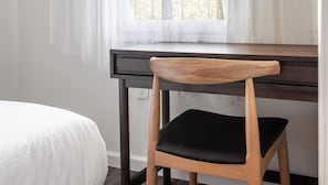 Family Room, Multiple Beds, Non Smoking (Deluxe) | Room amenity