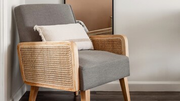 标准房, 1 张大床, 无烟房, 冰箱和微波炉 | 客房内保险箱、办公桌、笔记本电脑工作区、熨斗/熨衣板