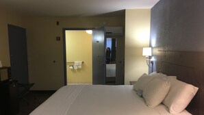 Blackout drapes, iron/ironing board, cribs (free) - Days Inn by Wyndham Montgomery Near AUM (Montgomery)
