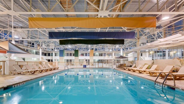 Indoor pool - Days Inn by Wyndham Montgomery Near AUM (Montgomery)