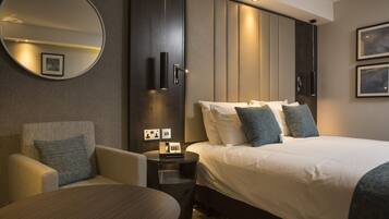 Standard Room, 1 Double Bed with Sofa bed | Desk, blackout drapes, iron/ironing board, free WiFi
