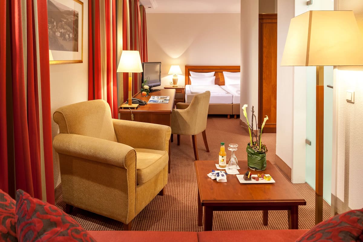 junior studio suite | 1 bedroom, premium bedding, down duvets, minibar