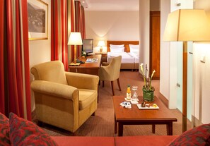 Junior Studio Suite | Premium bedding, down comforters, minibar, in-room safe