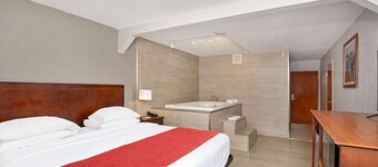 Ramada by Wyndham Bowling Green