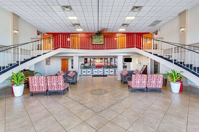 Ramada by Wyndham Bowling Green