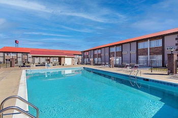 Ramada by Wyndham Bowling Green