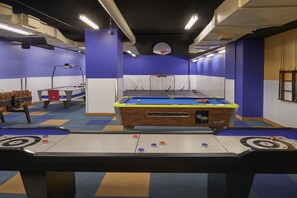 Zona de jocs infantil: coberta