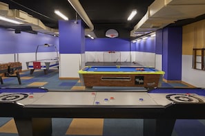 Zona de jocs infantil: coberta