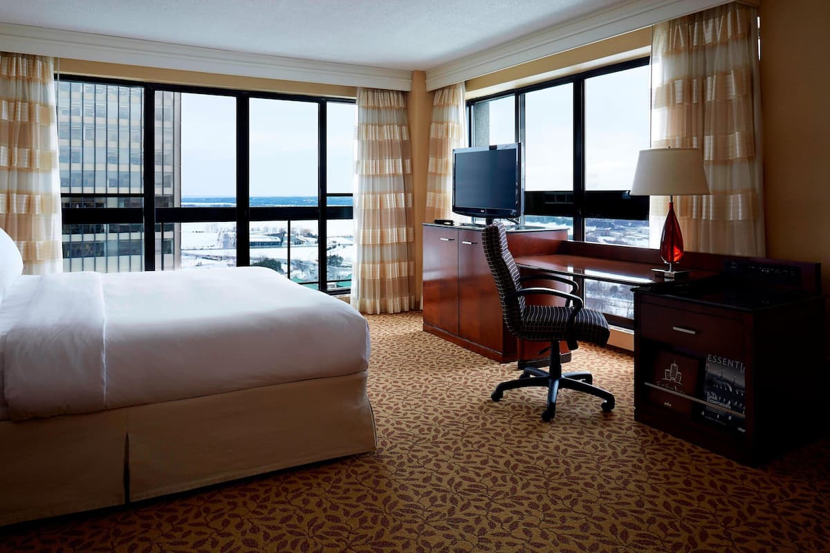 Concierge Room, 1 Double Bed, Club lounge access, City View | Premium bedding, in-room safe, desk, laptop workspace