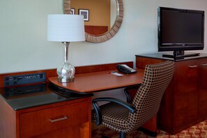 Premium bedding, in-room safe, desk, laptop workspace - Ottawa Marriott Hotel (Ottawa)
