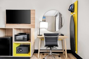 Standard Room, 1 Queen Bed, Accessible | Desk, iron/ironing board, free cribs/infant beds, free WiFi