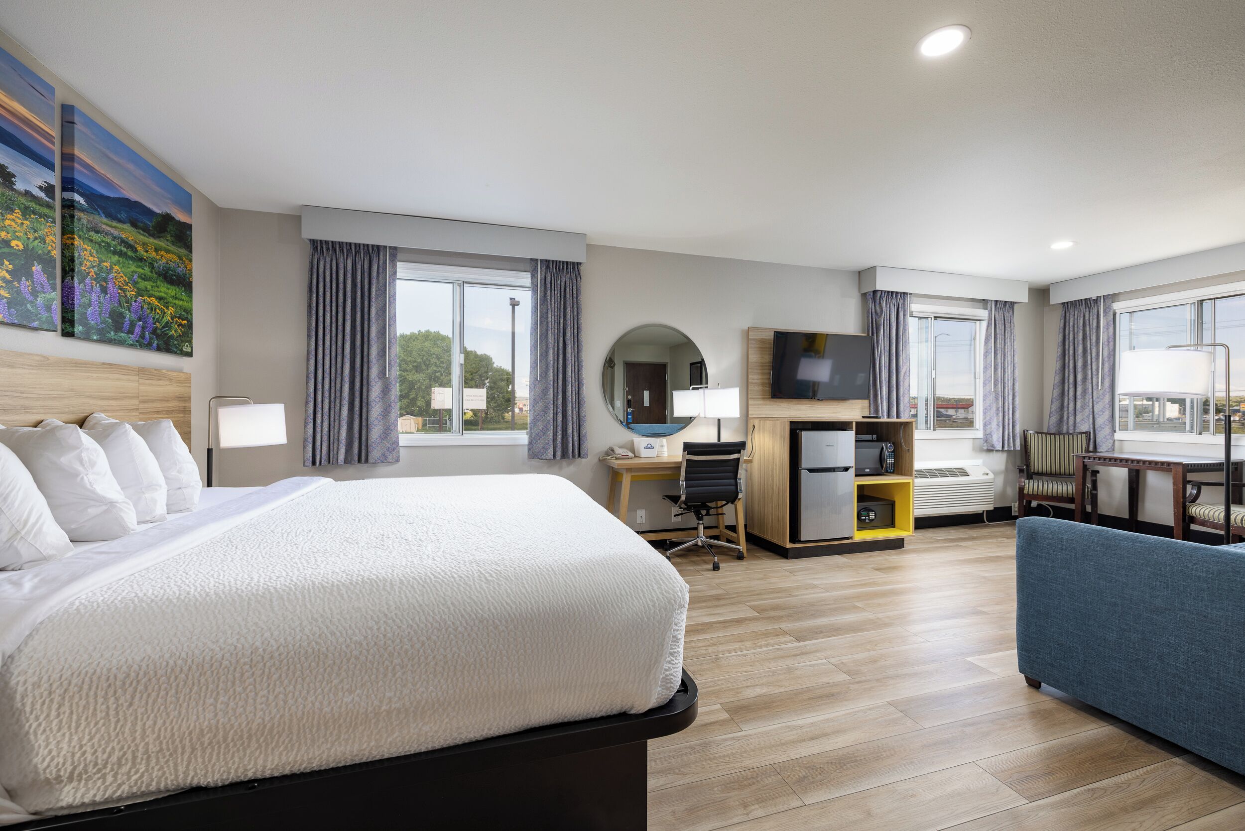 studio suite, 1 king bed, non smoking | desk, iron/ironing board, free cots/infant beds, travel cot