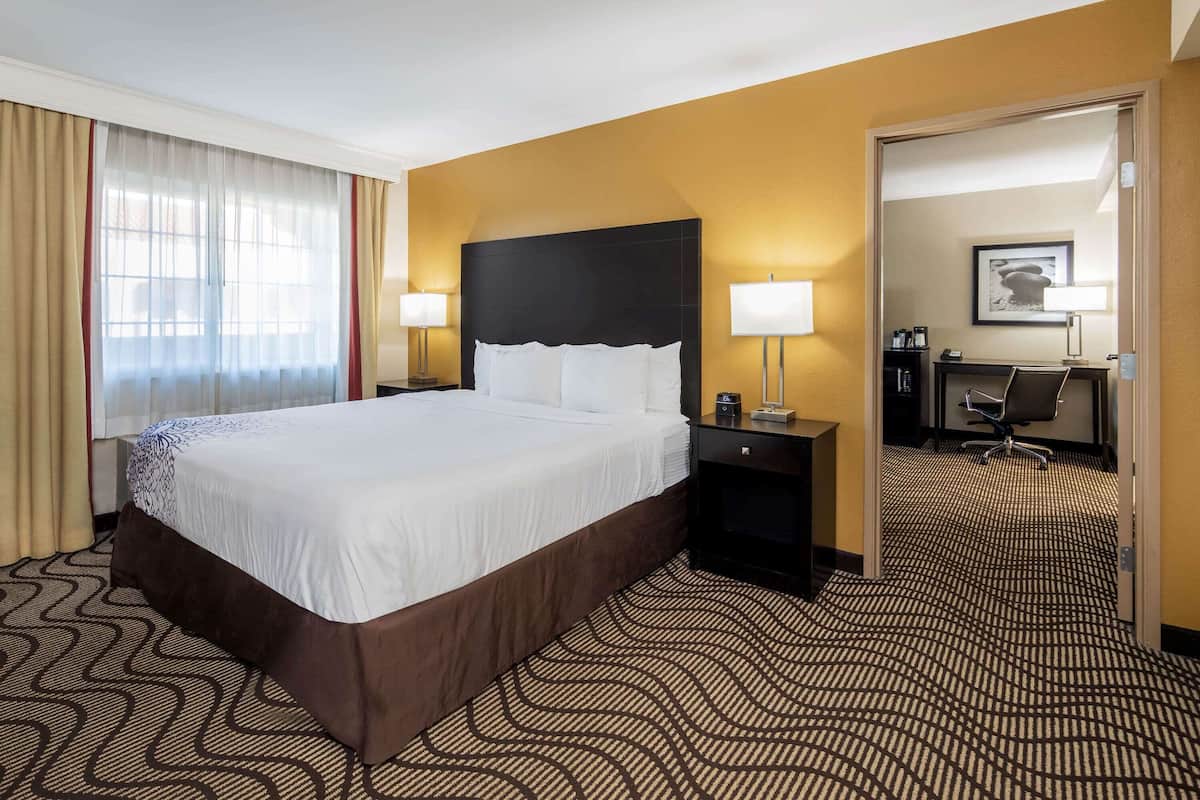 Family Suite, 1 Bedroom, Non Smoking (1 QUEENBED & 1 BUNKBED) | Premium bedding, pillowtop beds, desk, iron/ironing board