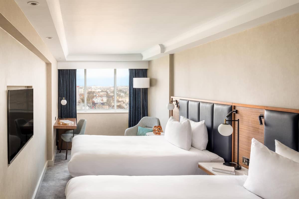 Hypo-allergenic bedding, in-room safe, desk, laptop workspace