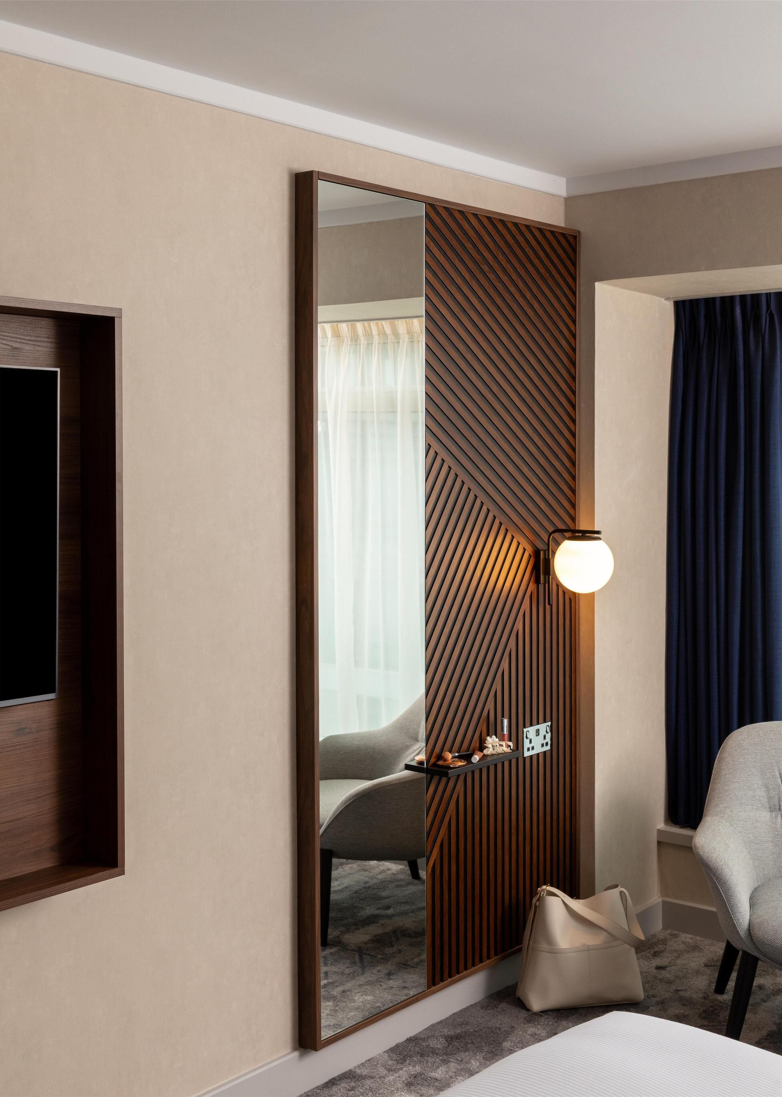 Televisi LED 55-inci dengan saluran TV satelit dan TV