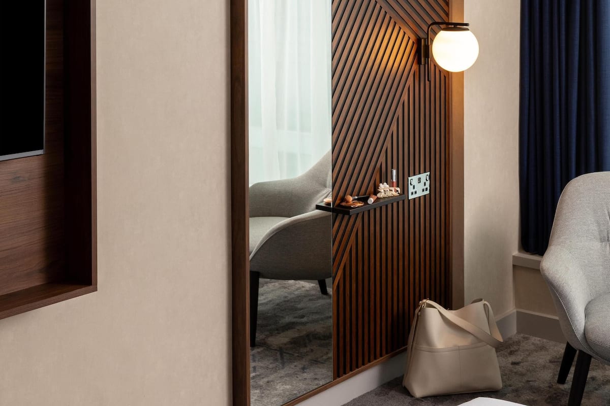 55-inch LED TV with satellite channels, TV