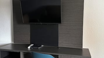 办公桌、熨斗/熨衣板、免费 WiFi、床单
