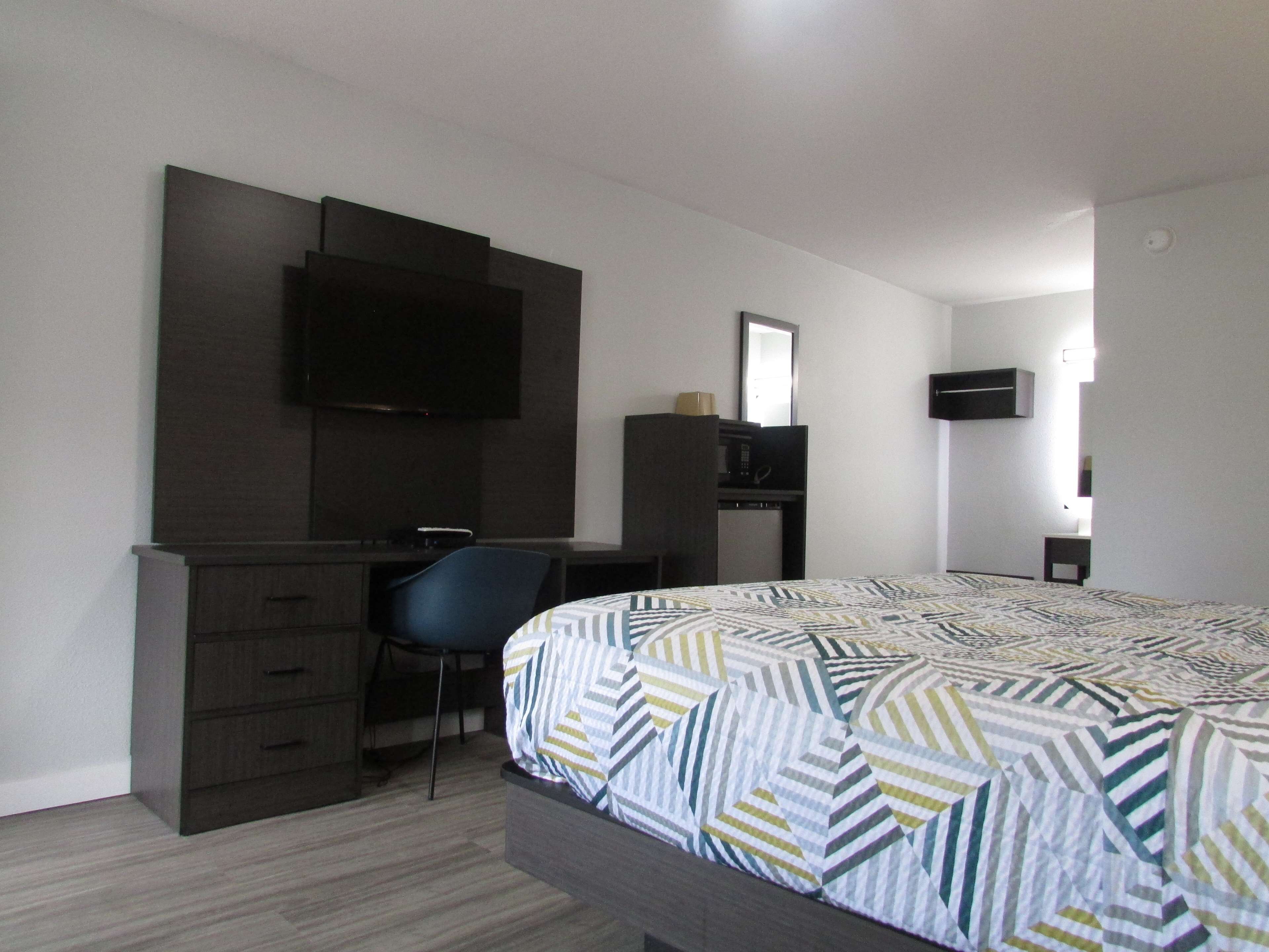 Desk, iron/ironing board, free WiFi, bed sheets