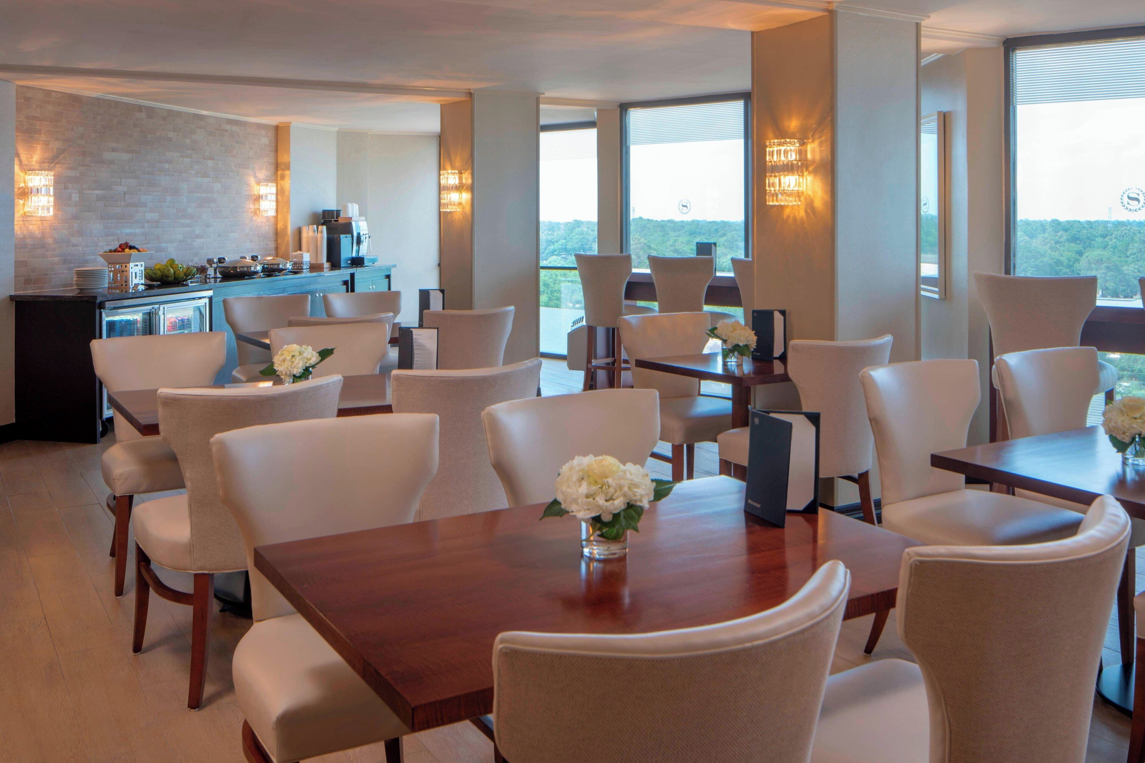 Serves dinner and happy hour