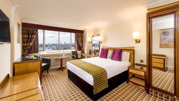 Club Double Room | 1 bedroom, hypo-allergenic bedding, in-room safe, desk