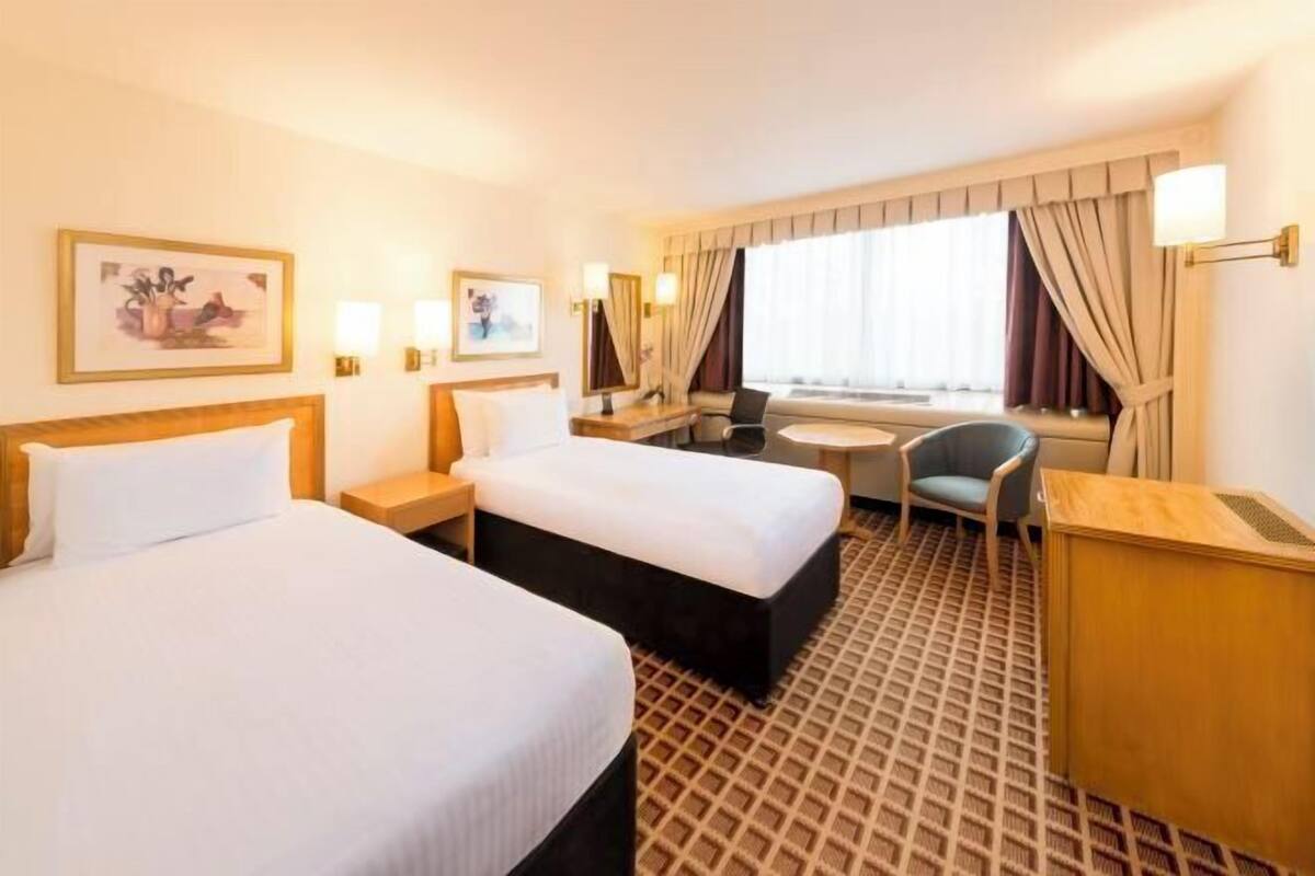 1 Schlafzimmer, Allergikerbettwaren, Zimmersafe, Schreibtisch
