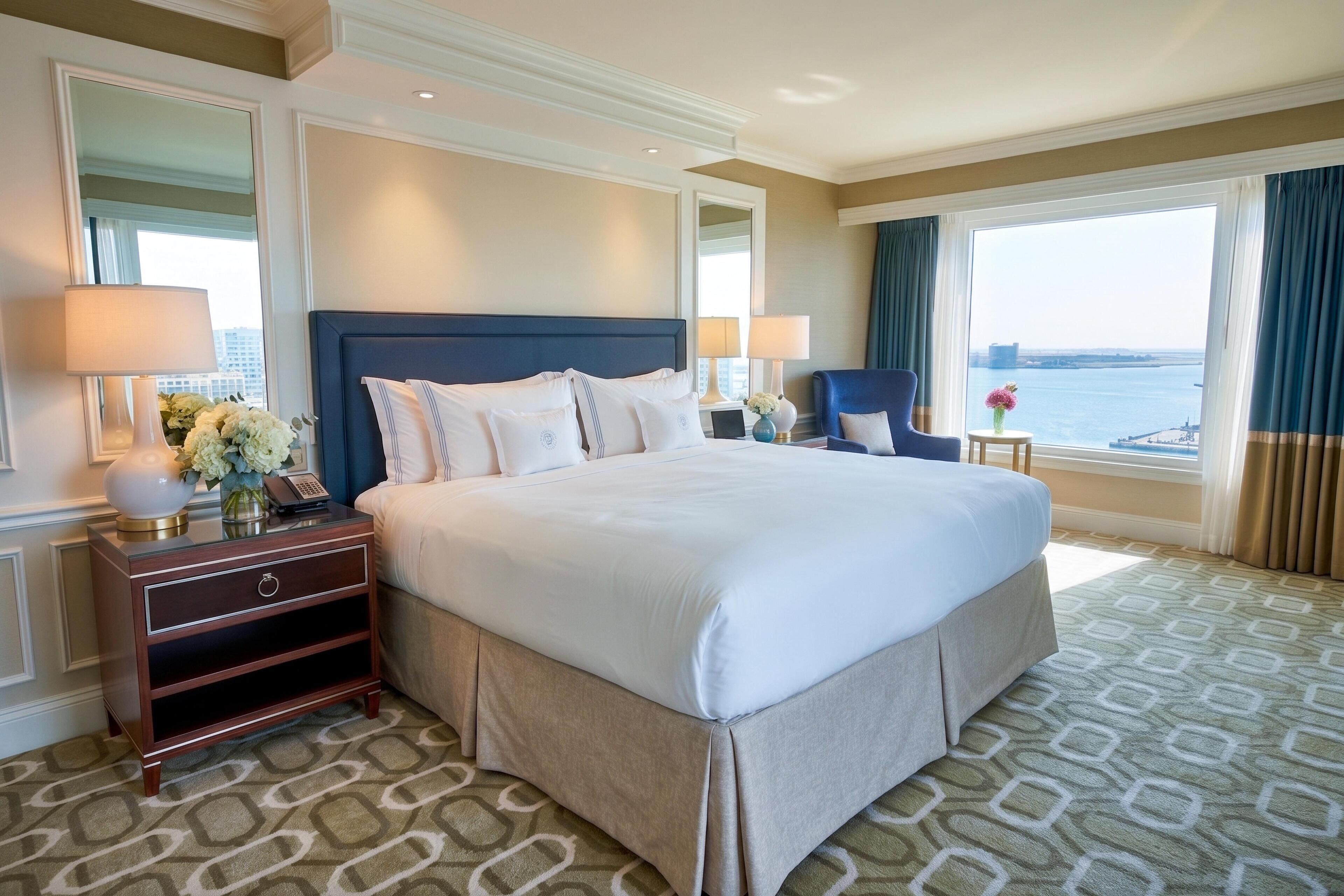 Superior Room, 1 King Bed, Harbor View | Frette Italian sheets, premium bedding, pillowtop beds, minibar