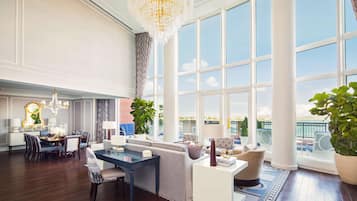 套房, 多张床 (John Adams Presidential Suite) | 意大利 Frette 床单、高档床上用品、加厚床垫、迷你吧