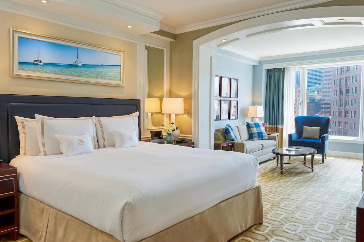 Frette Italian sheets, premium bedding, pillowtop beds, minibar