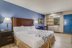 Standard Room, 1 King Bed, Smoking | Blackout curtains, free WiFi, bed sheets - Econo Lodge Inn & Suites Enid South (Enid)