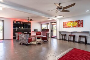 Lobby - Econo Lodge Inn & Suites Enid South (Enid)