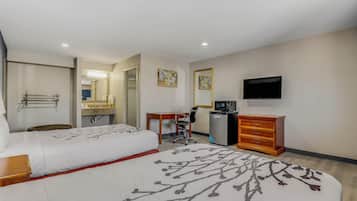 Blackout curtains, free WiFi, bed sheets