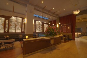 Lobby sitting area - The Evelyn Hotel (New York)