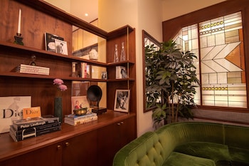 Lobby lounge at The Evelyn Hotel