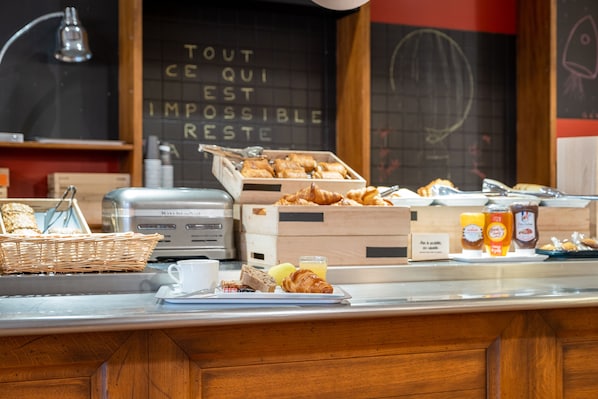 Daily buffet breakfast for a fee