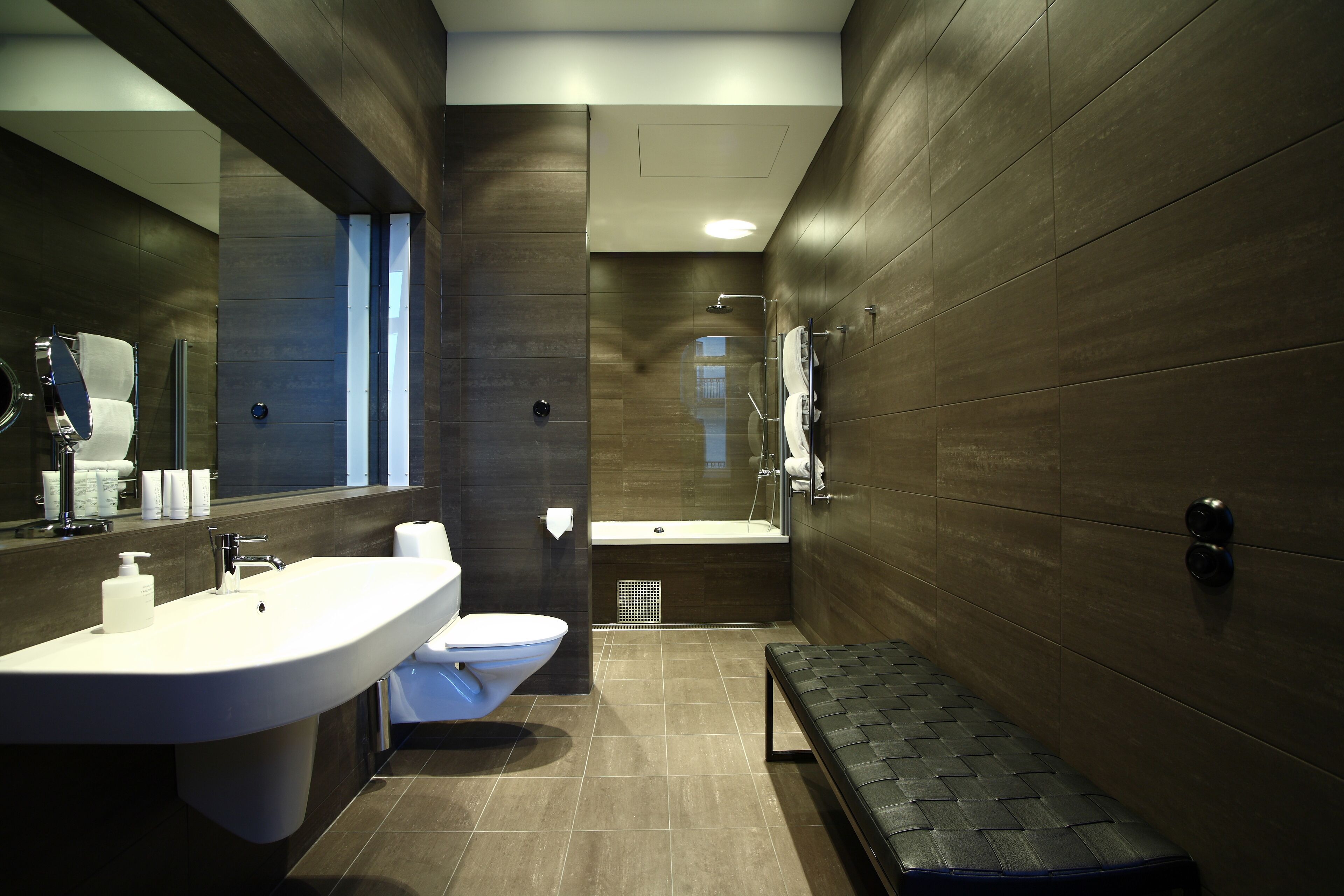suite (signature suite) | bathroom | separate bathtub and shower, rainfall showerhead, free toiletries
