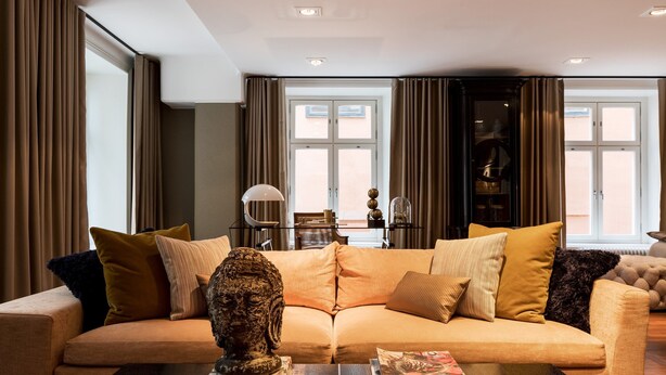 Large Street Room