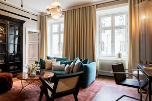 Luxe beddengoed, donsdekens, een minibar, een kluis op de kamer