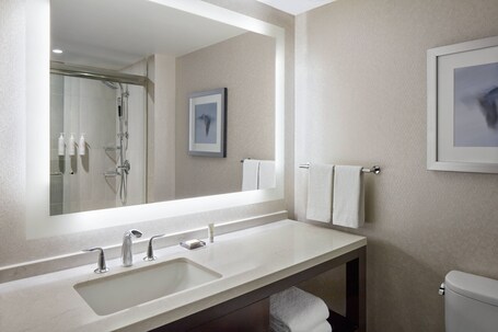 Marriott Downtown at CF Toronto Eaton Centre - Image 23