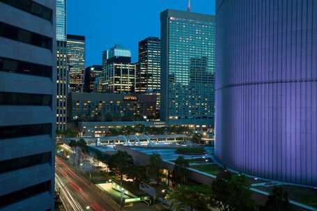 Marriott Downtown at CF Toronto Eaton Centre - Image 6