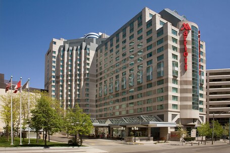 Marriott Downtown at CF Toronto Eaton Centre - Image 3