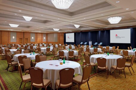 Marriott Downtown at CF Toronto Eaton Centre - Image 67