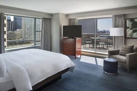 Marriott Downtown at CF Toronto Eaton Centre - Image 13