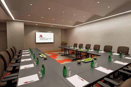 Marriott Downtown at CF Toronto Eaton Centre - Image 28
