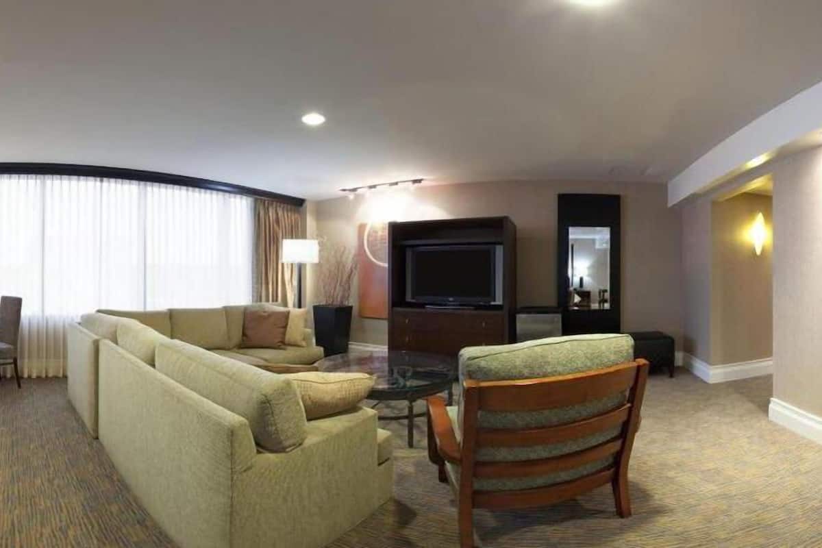 32-inch led tv with cable channels, tv