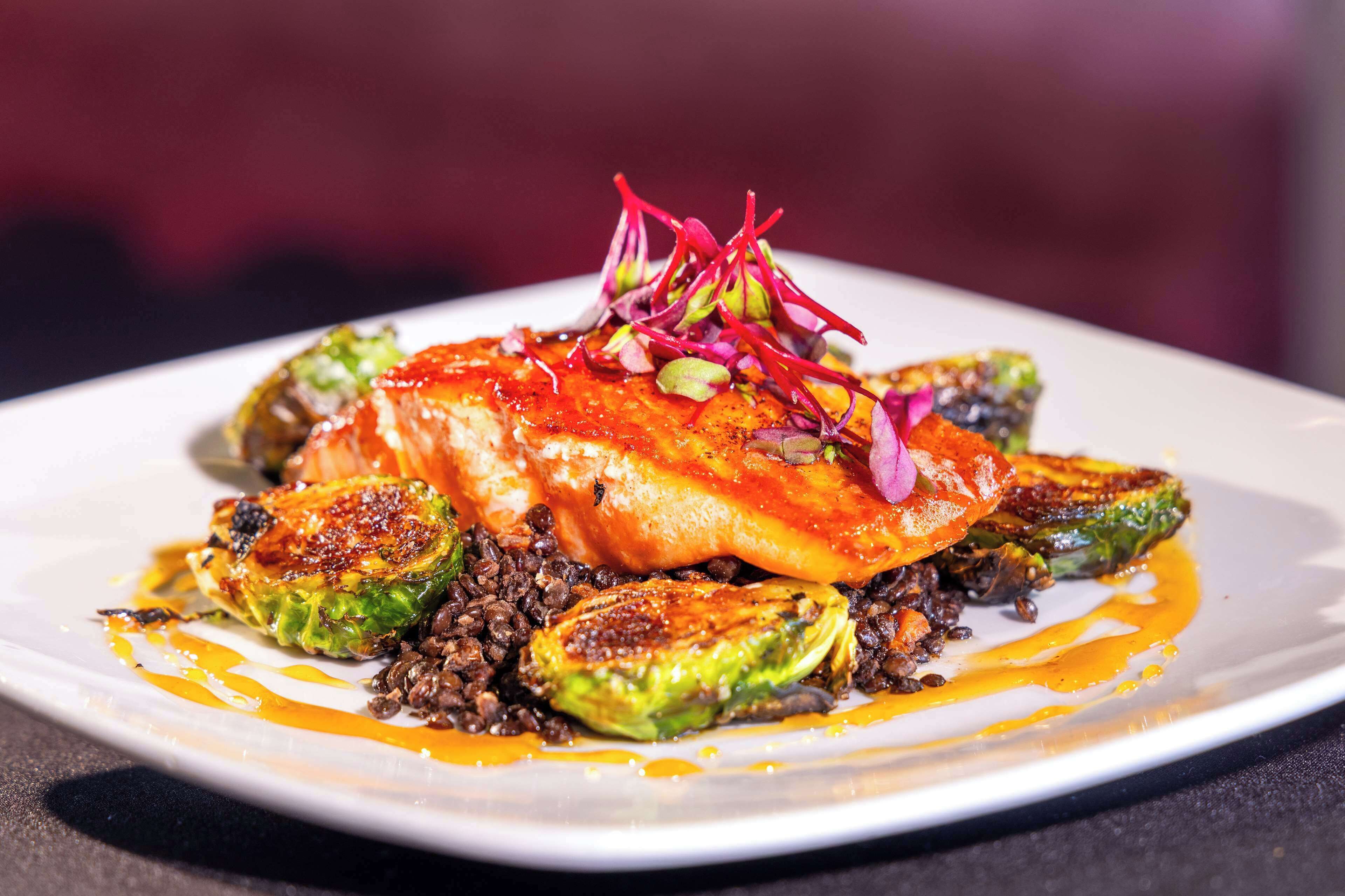 breakfast and dinner served, american cuisine