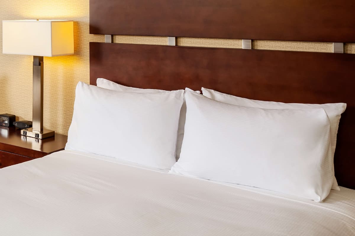 egyptian cotton sheets, premium bedding, in-room safe, desk