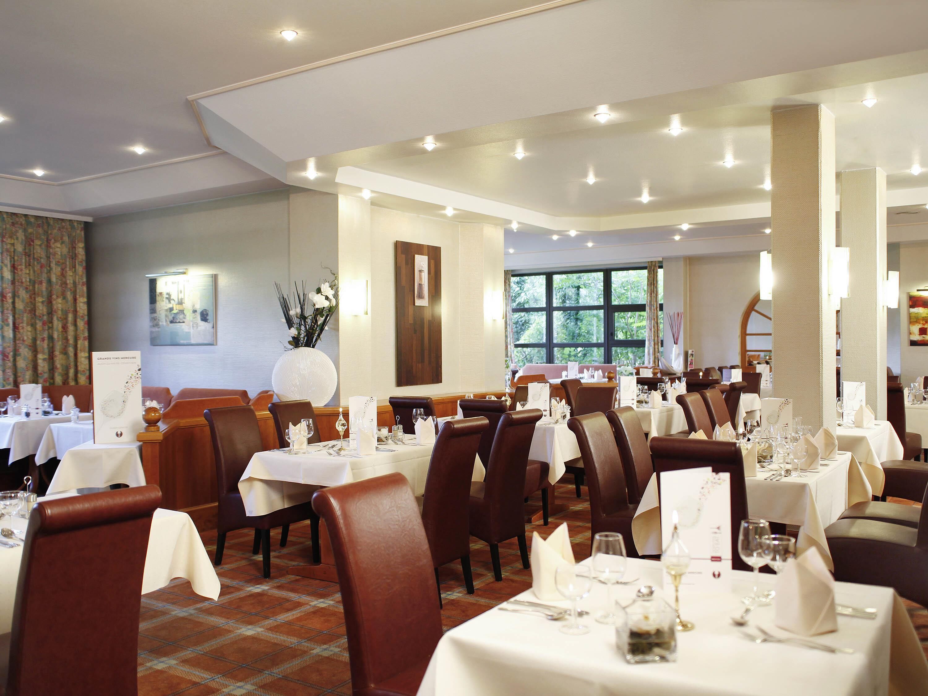 2 Restaurants, Frühstück, Mittagessen, Abendessen, internationale Küche