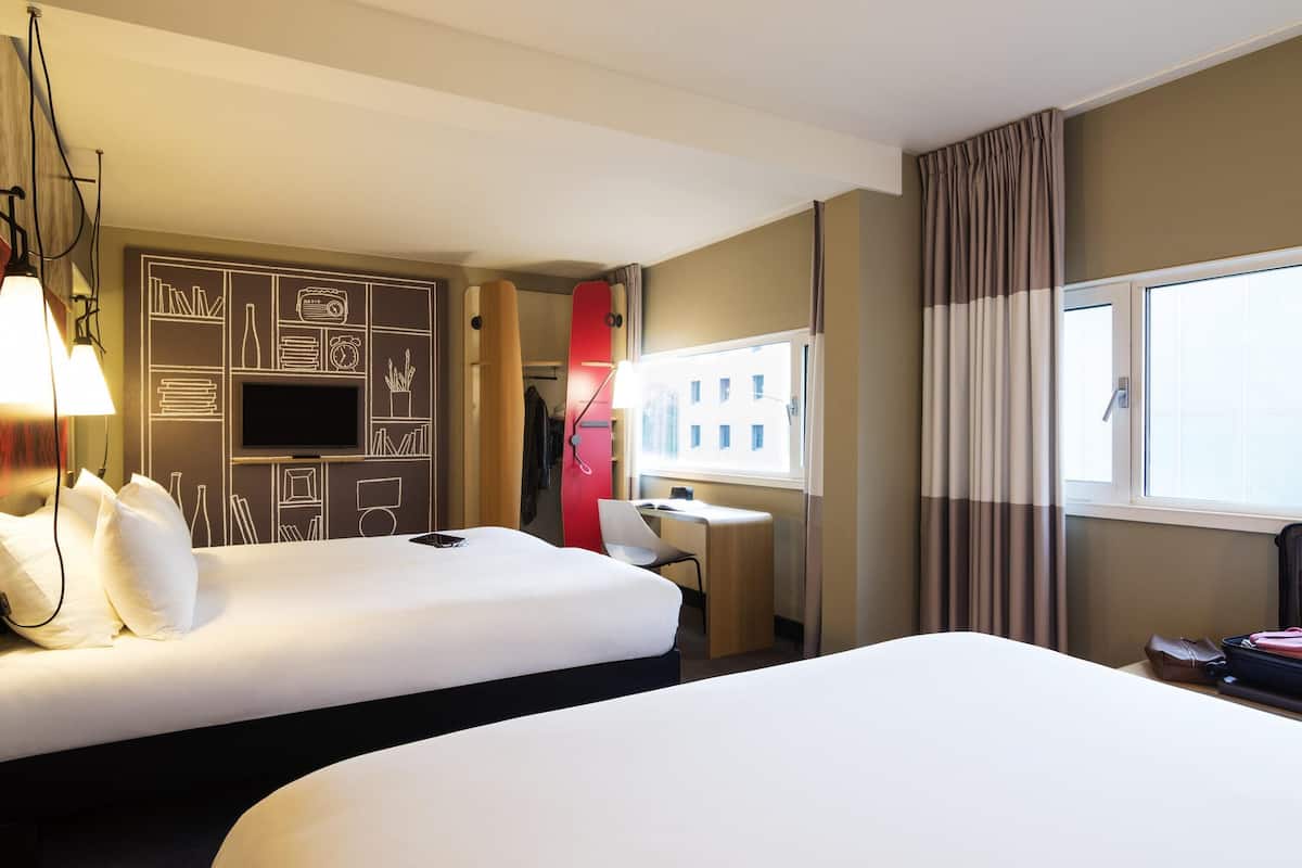 in-room safe, desk, laptop workspace, blackout curtains